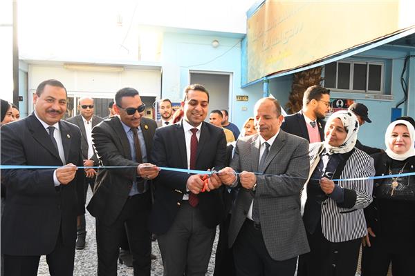 نائب محافظ قنا يشهد فعاليات الحفل الختامي لمعرض العلوم والهندسة
