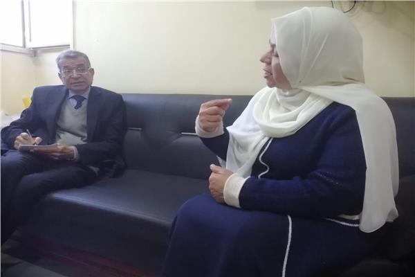 معلمة الدقهلية مع محرر بوابة أخبار اليوم