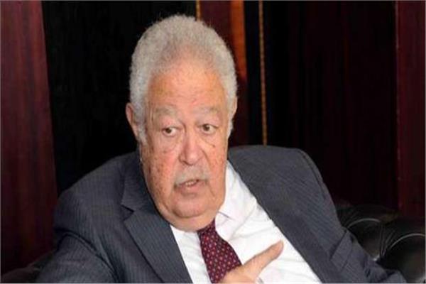  رجائي عطية نقيب المحامين