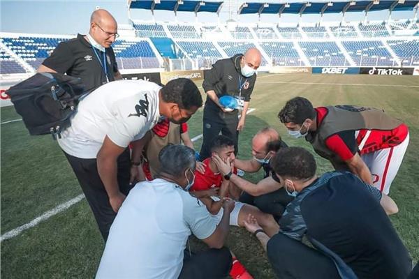 أبو عبلة يشكر طبيب الهلال علي موقفه بعد إصابة عبد المنعم 