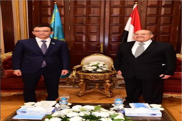 رئيس الشيوخ يستقبل  نظيره الكازاخستانى