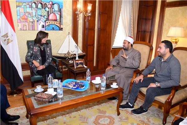 وزيرة الهجرة تلتقي مدير مركز الأزهر للفتوى