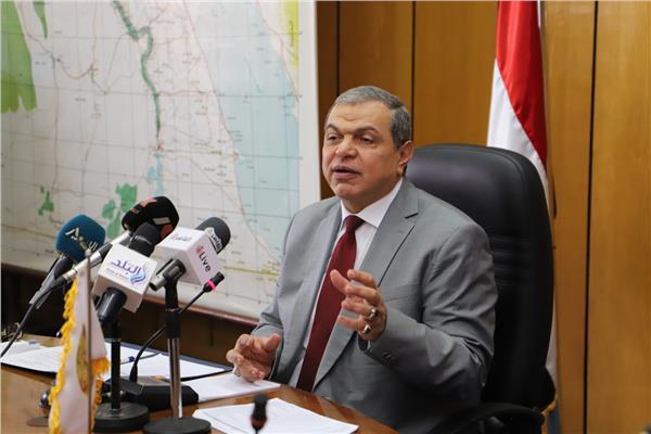  وزير القوى العاملة محمد سعفان