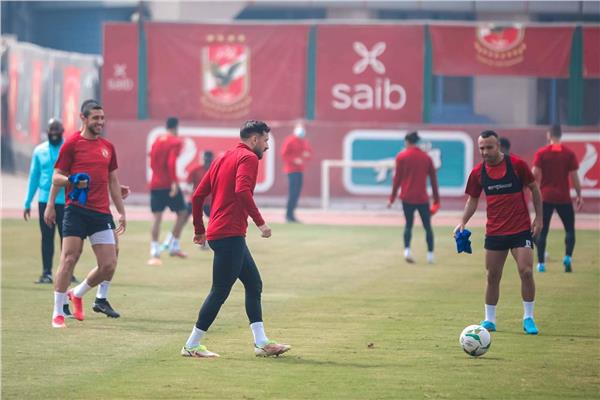معلول وعبد المنعم ينتظمان في تدريبات الأهلي 
