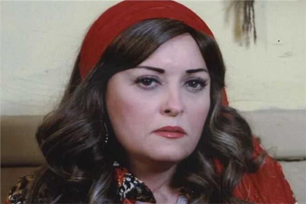 الفنانة نهال عنبر