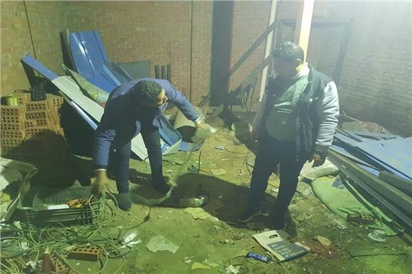 ضبط بناء جمالون وسلم داخلي مخالفين ببولاق الدكرور