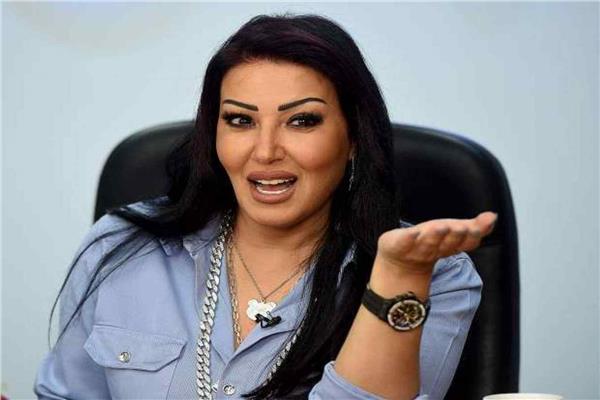  الفنان سمية الخشاب