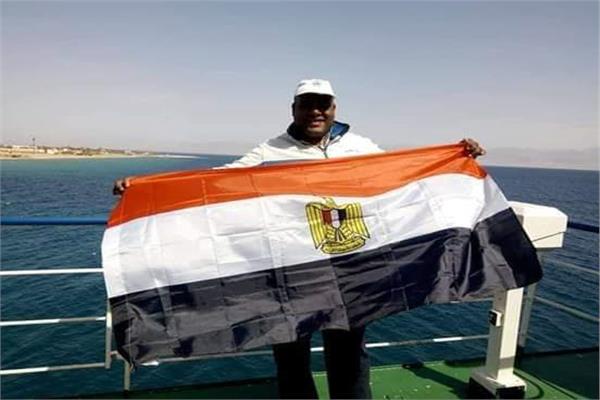 أقوى رجل في العالم" يستعد لسحب مترو الأنفاق