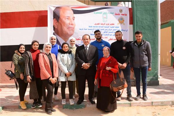  فحص وعلاج بالمجان لـ1468 حالة فى القافلة  الطبية بمركز زفتى 