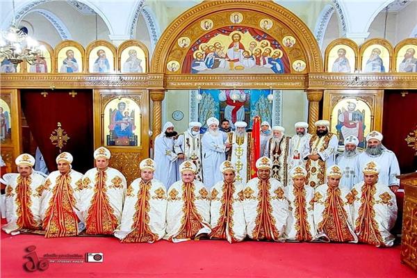 سيامة 10 كهنة بإيبارشية البحيرة