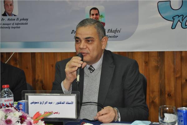 الدكتور عبدالرازق دسوقي رئيس جامعة كفرالشيخ