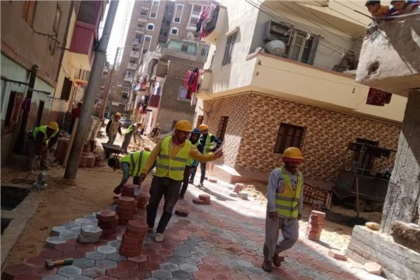 استكمال تزيين شوارع حي غرب بأسيوط