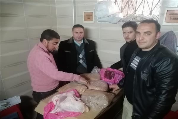  ضبط مواد غذائية وعصائر مجهولة المصدر