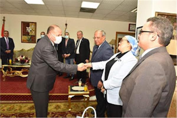 محافظ أسيوط يستقبل وفد لجنة الإدارة المحلية بمجلس النواب