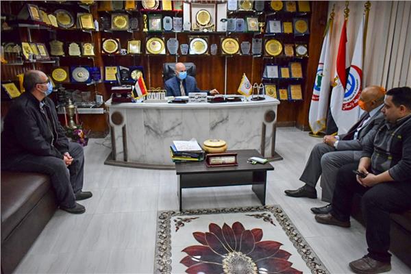 وكيل وزارة الصحة بالشرقية يبحث مع نقيب أطباء  سبل التعاون  بين الصحة والنقابة