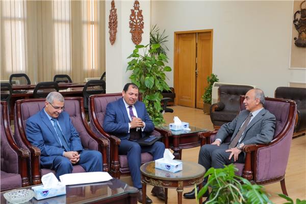 رئيس جامعة الزقازيق يستقبل مستشار رئيس الجهاز المركزى