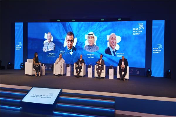 قمة العرب للطيران