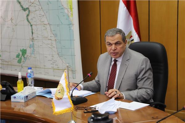 وزير القوي العاملة محمد سعفان