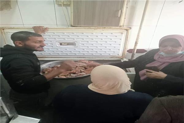 حملات تفتيشية على مطاعم المأكولات والوجبات الجاهزة بشبرا وضبط لحوم فاسدة