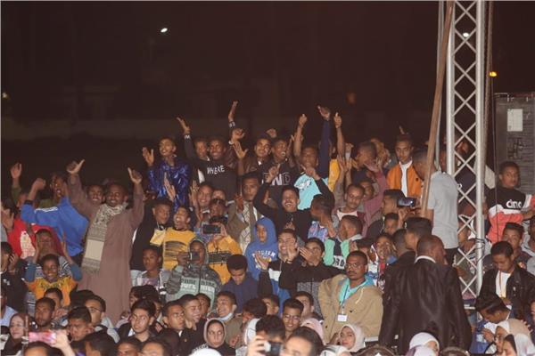 مهرجان دندرة الثانى يجمع عراقة التاريخ واصالة الفنون 