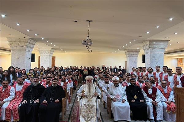 القداس الإلهي في كنيسة السيدة العذراء والشهيد أبي سيفين بمدينة الأمل