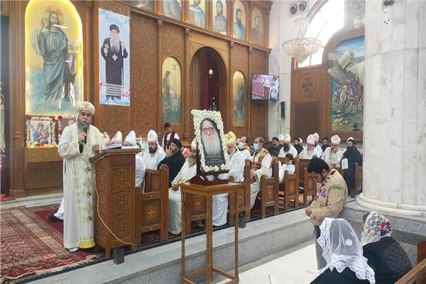 قداس الذكرى الأولى لوفاة الأنبا اثناسيوس