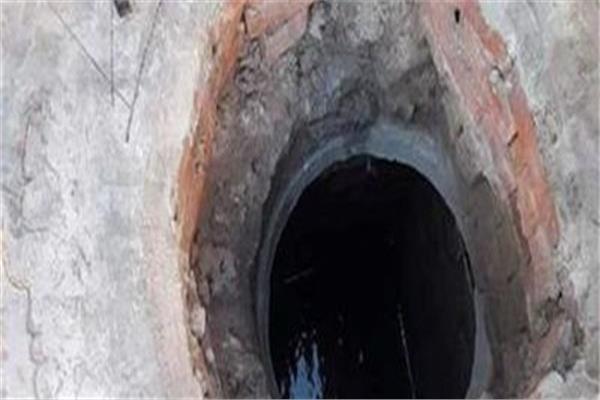 مصرع شخصين أثناء قيامهما بتطهير غرفة صرف صحي بالمنيا 