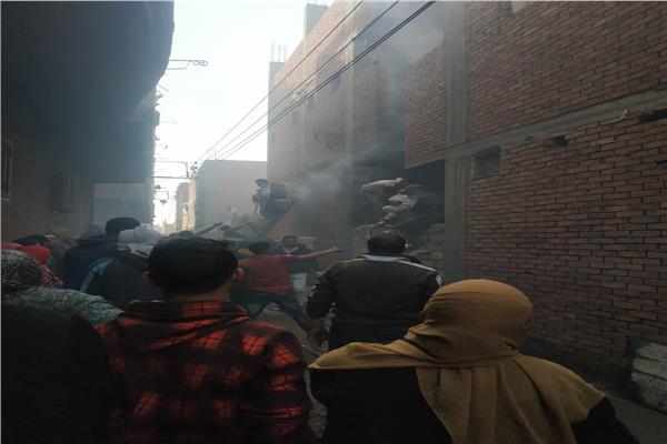 اصابه 12مواطنا بحريق بقريه بالشرقية باختناق