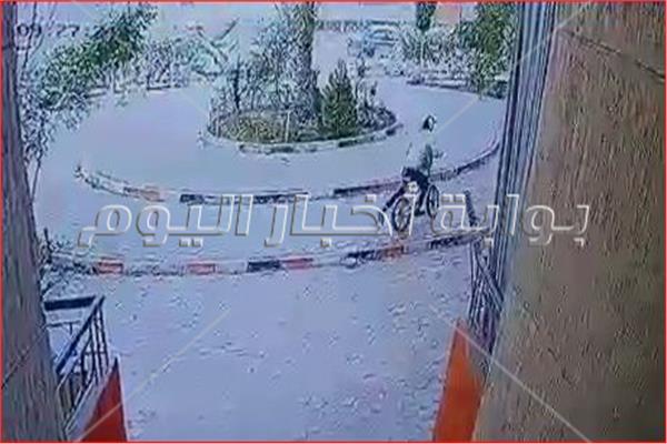 انتشار مافيا سرقة أغطية البالوعات والدرجات بمنطقة 247 بحدائق أكتوبر
