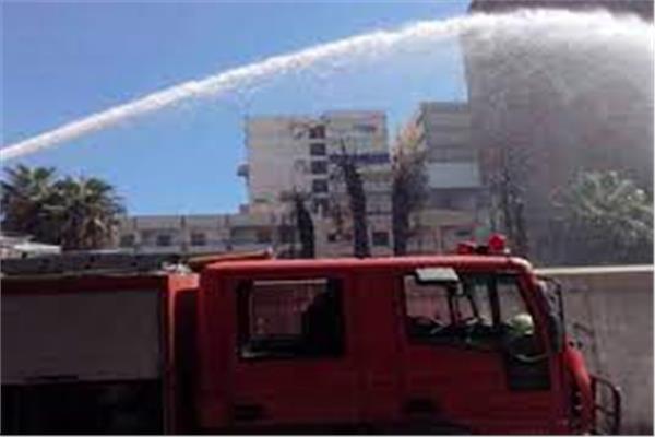 السيطرة على حريق داخل كشك كهربائي بالوراق
