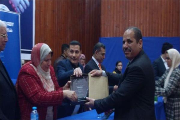 مدير عام إدارة أشمون التعليمة