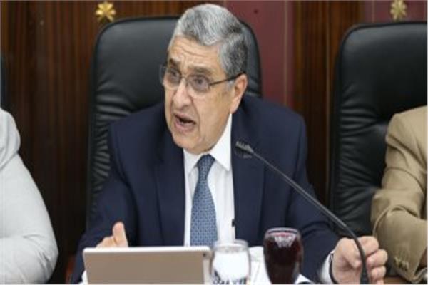 الدكتور محمد شاكر وزير الكهرباء والطاقة المتجددة 