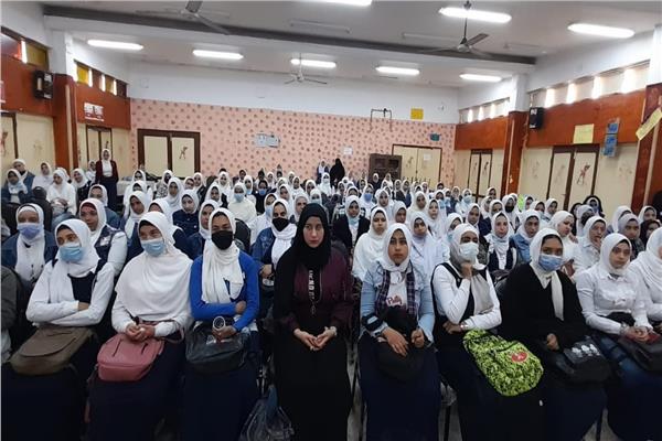 ندوة حول المشروعات القومية
