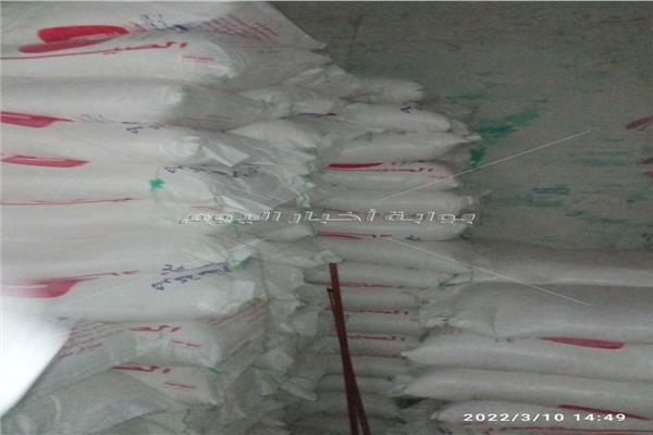  ضبط ٢٠ طن دقيق بمخازن غير مرخصة بمطروح  