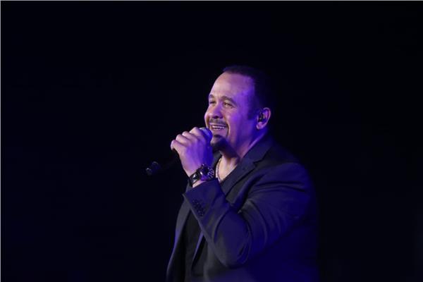 هشام عباس