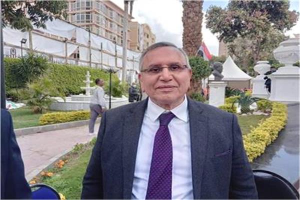 الدكتور عبد السند يمامة 