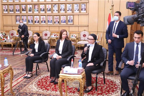 جلوس القاضيات على منصة هيئة قضايا الدولة