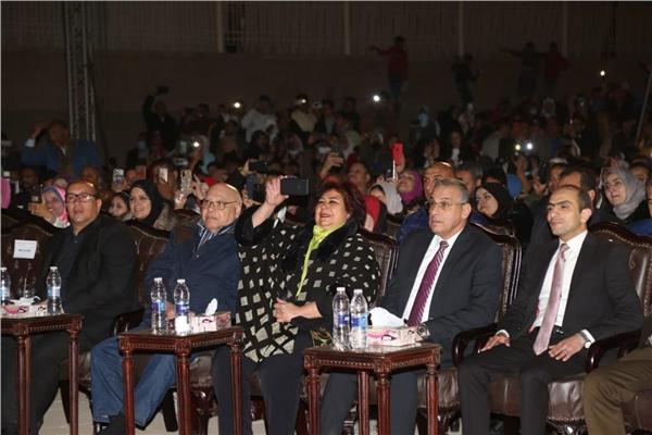 وزيرة الثقافة ومحافظ سوهاج يشهدان ختام فعاليات مهرجان ابيدوس الاول للموسيقى والغناء