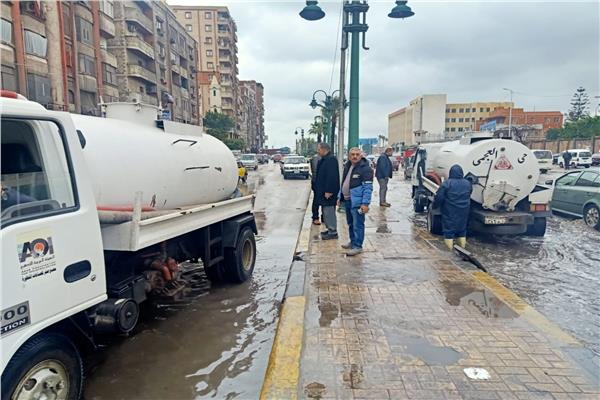 عربات لشفط مياه الامطار