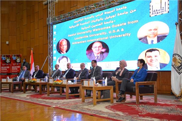 جامعة أسيوط يُعلن عن تكفل الجامعة بنصف مصروفات الدراسة بجامعة لويزفيل الأمريكية 