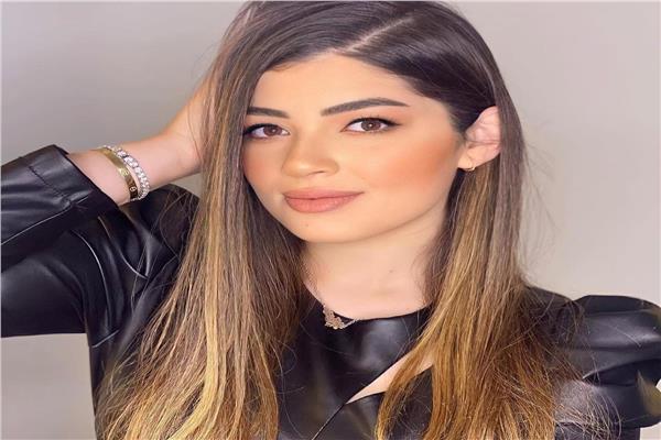  الفنانة ليلي احمد زاهر