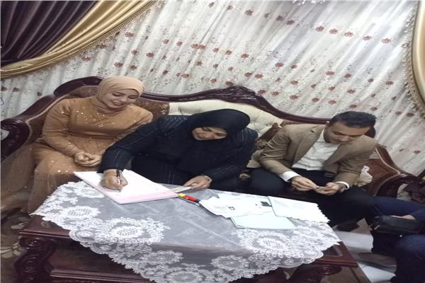 أمل بنت القنايات.. أول مأذونة مصرية تواجه تقاليد المجتمع الريفي 