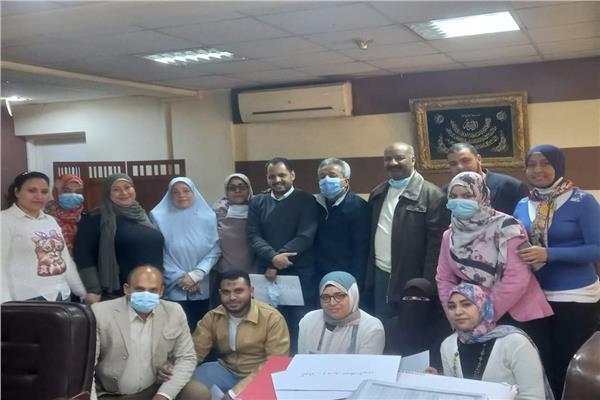 تكريم المتميزين من إدارة المعامل بصحة قنا 