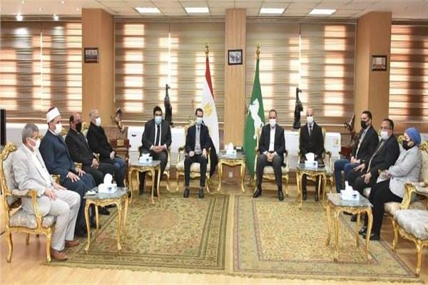 محافظ الشرقية خلال اللقاء