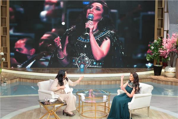 السوبرانو أميرة سليم والإعلامية منى الشاذلي