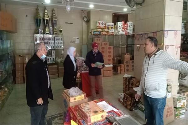 اللواء يحيى الأدغم رئيس الحي أثناء الحملة