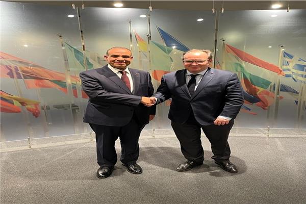صورة من اللقاء