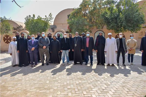  تطعيم الآباء الرهبان بالجرعة التنشيطية