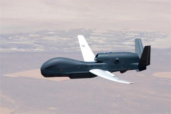  الطائرة بدون طيار RQ-4B