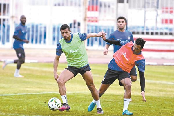  طارق حامد أنضم لبعثة الزمالك فى أنجولا بعد فترة غياب طويلة جعلت خط الوسط فى حالة يرثى لها